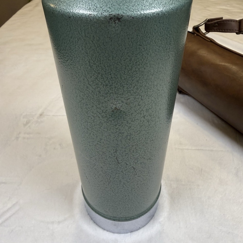 Vintage 1976 Aladdin Stanley A-944C Thermos Vacuum Bottle Green USA w/ Case - Picture 4 of 15